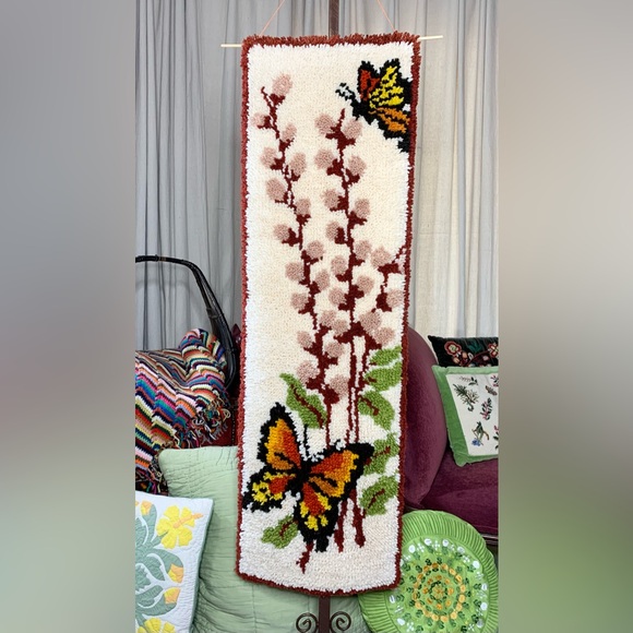 70s Monarch Butterfly Latch Hook Rug - Picture 9 of 9